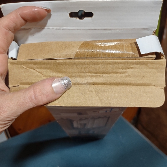 Expandable closet rod - Picture 5 of 6